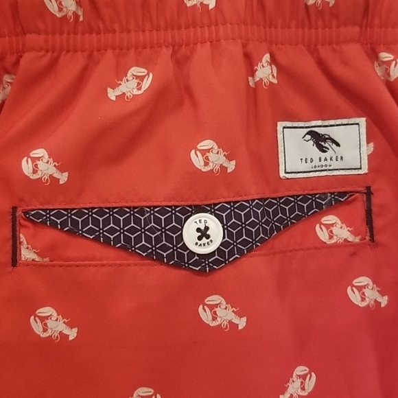 💕TED BAKER💕 Nippy Lobster Print Swim Shorts RED - Picture 13 of 16